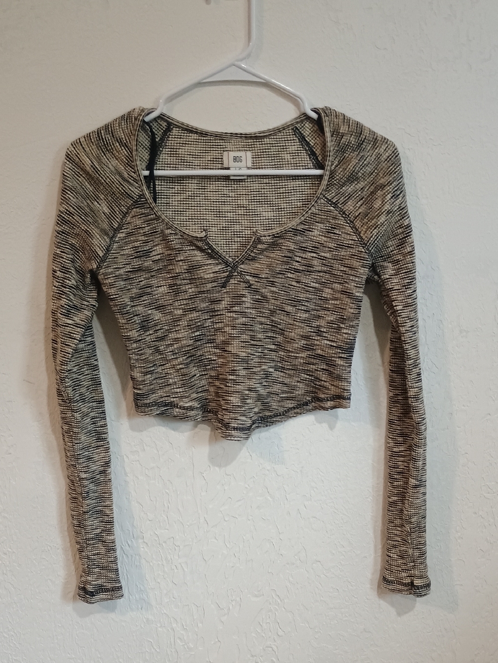 BDG Black and Cream Marled Long Sleeve Cropped Top